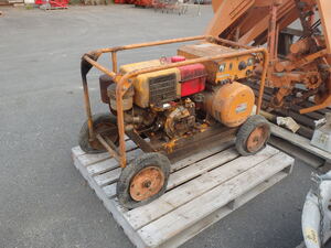 エンジン発電機