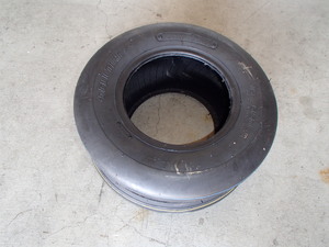 タイヤ（テッター用）・４本セット