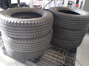 スタッドレスタイヤ(６本セット)