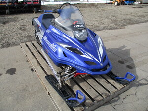 スノーモービル