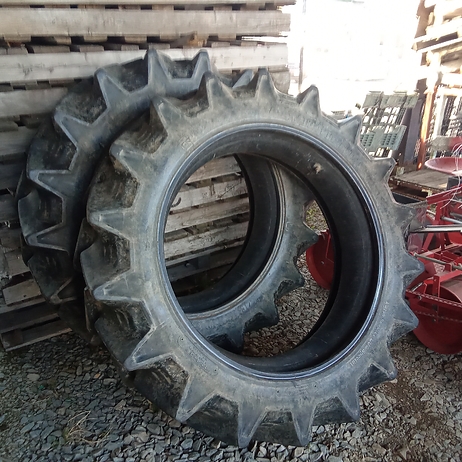 タイヤ　チューブ付き