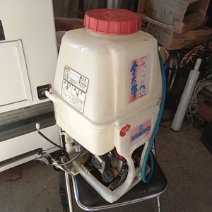 背負動力噴霧機