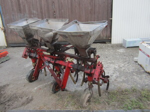 施肥カルチベーター