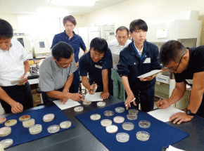 肥料や農薬のセミナーを通してJA職員をサポート。